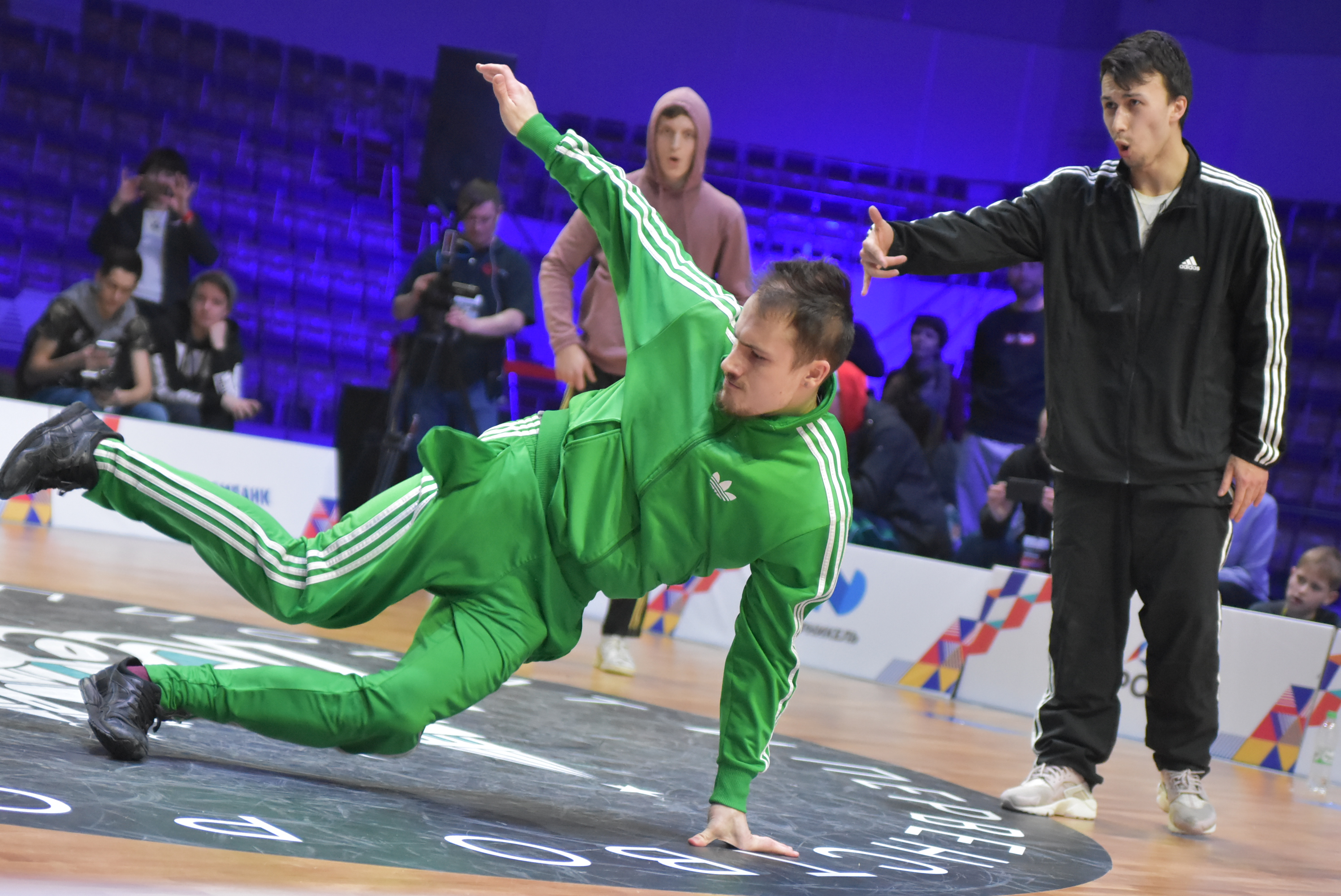 Соревнование началось. Татарстан Чемпионат по брейкингу. Чемпионы РФ по брейкингу 2020. Спортивные сообщества России. ФТСАРР спортсмены.