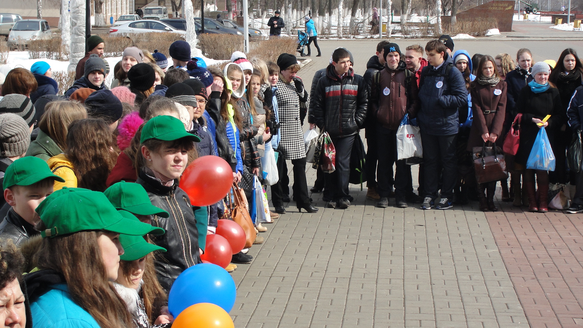 Погода в заинске на 10. ДК город Заинск Мирный. Центральная площадь ДК Энергетик Заинск эскиз площади. Заинск весной. Открытие фонтана в ДК Энергетик 2022 Челны.