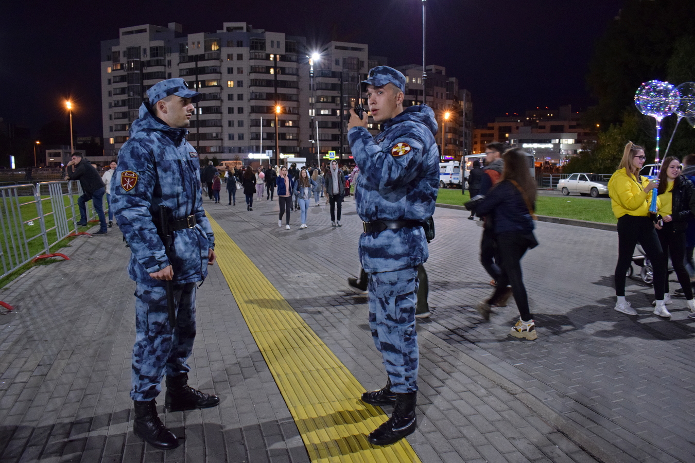 Мероприятие по правопорядка. ОМОН ВНГ. ОМОН ВНГ патруль. ОМОН В Москве патруль. ОМОН патрулирует.